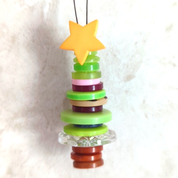 Hand Crafted Button Christmas Tree Decoration Ornament for holiday winter season - Picture 1 of 6